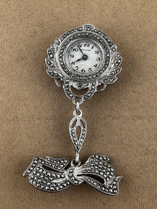 Vintage 1930\'s Croton Ladies Art Deco Marcasite Watch with Bow Brooch main image 10